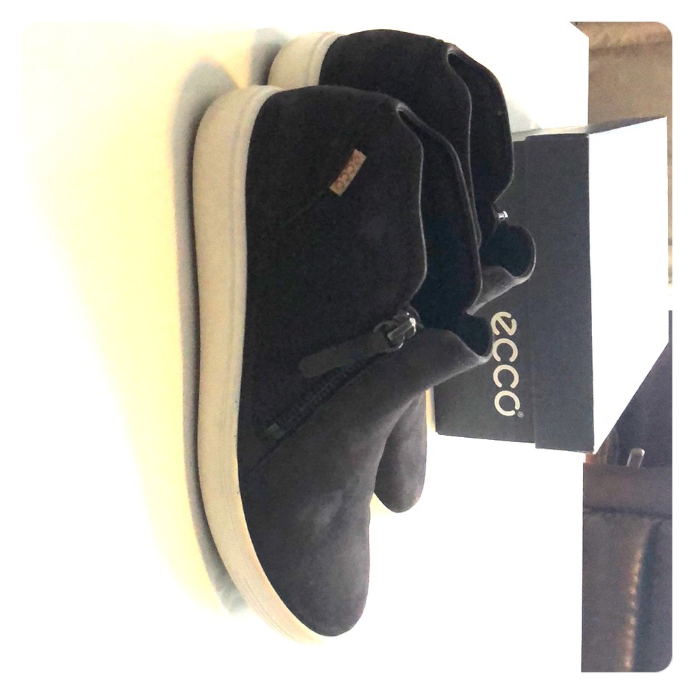 ECCO Soft 7 Mid Top Sneaker